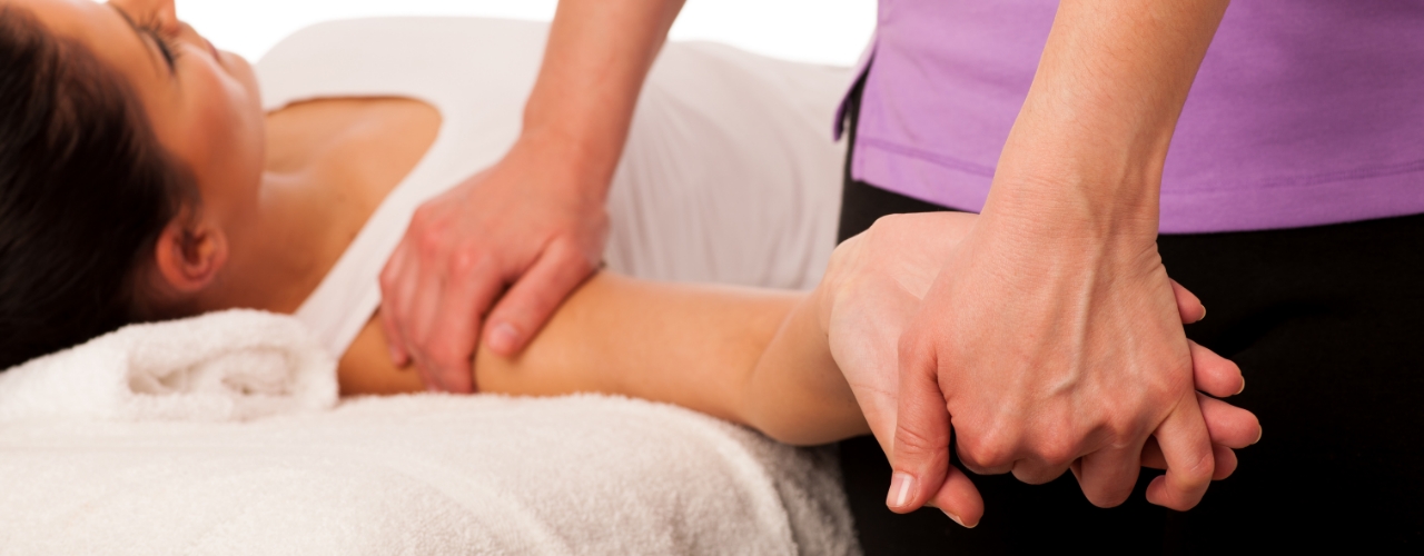 elbow-pain-relief-APEX-Physical-therapy-Brighton-Farmingto-Hills-MI
