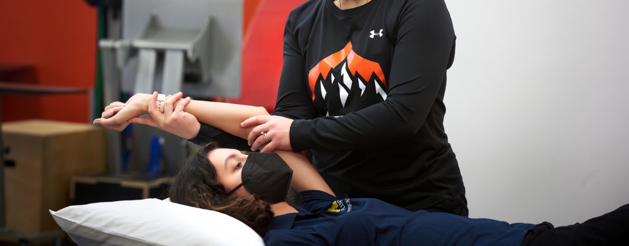 shoulder-pain-relief-APEX-Physical-Therapy-Brighton-Farmington-Hills-MI